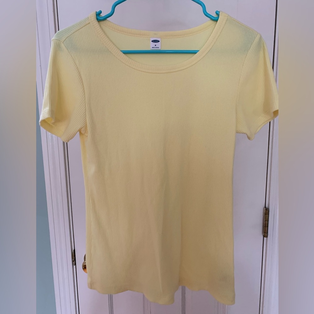 Women’s Medium Old Navy Ribbed T-shirt